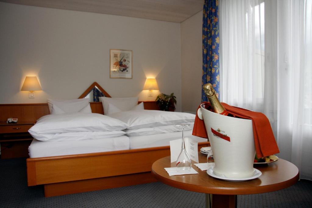 Parkhotel Bellevue Lenk Buitenkant foto